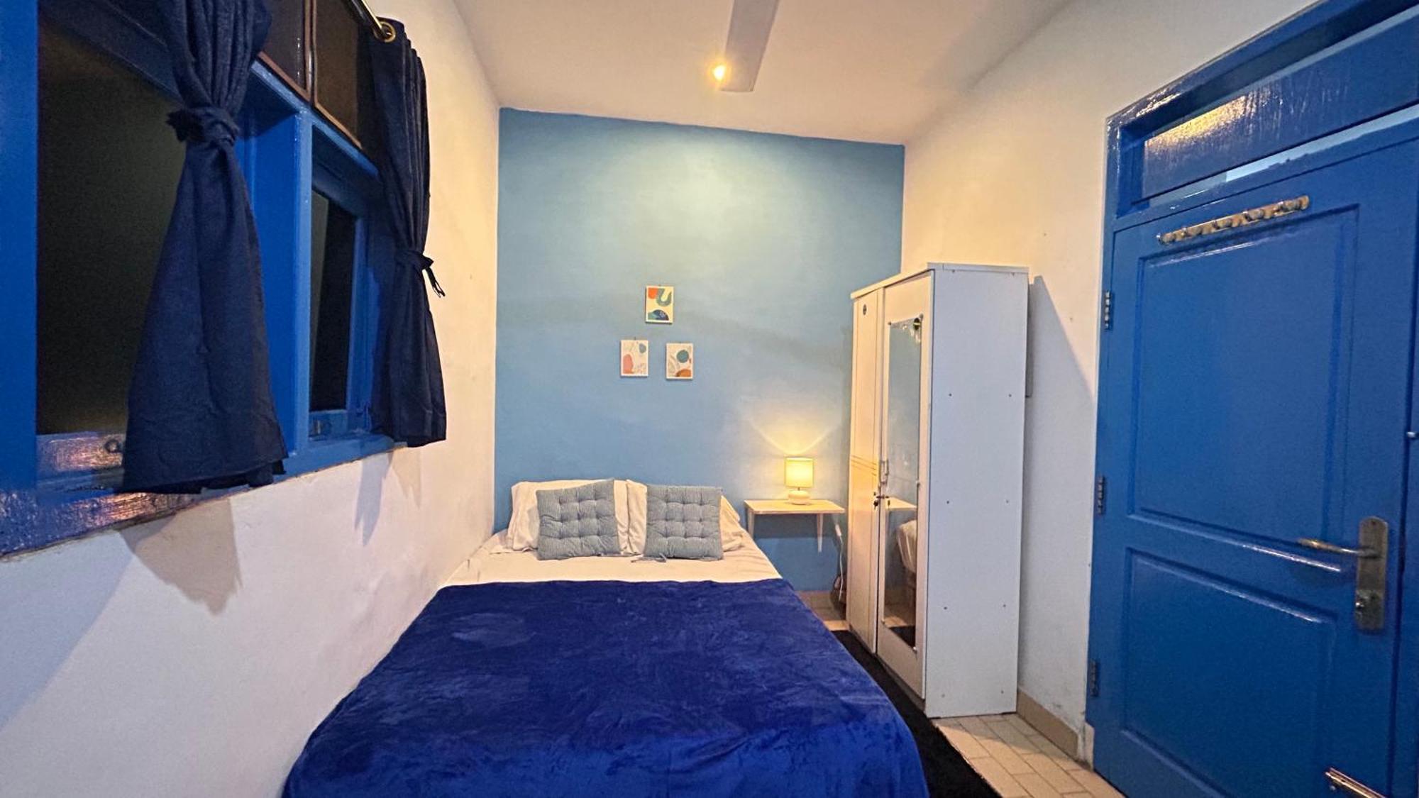 A In Santorini House Near Airport Bali Homestay
